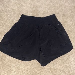 Used Black Speed It Up 4.0” Size 4 Lululemmon Shorts